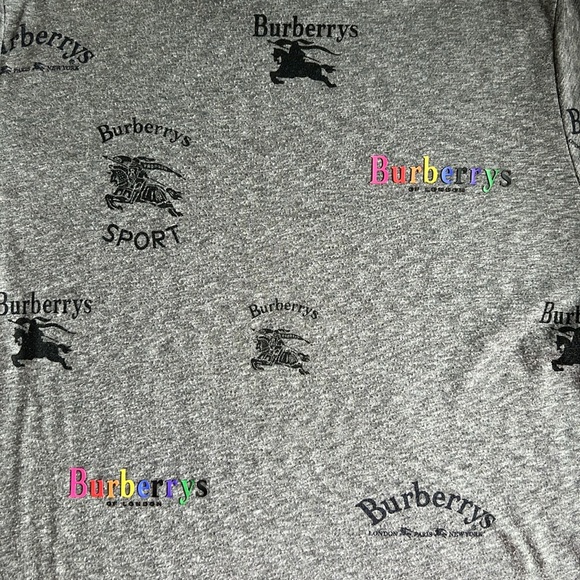 Kids Burberry Short Sleeve T-shirt size 8 - Picture 2 of 6
